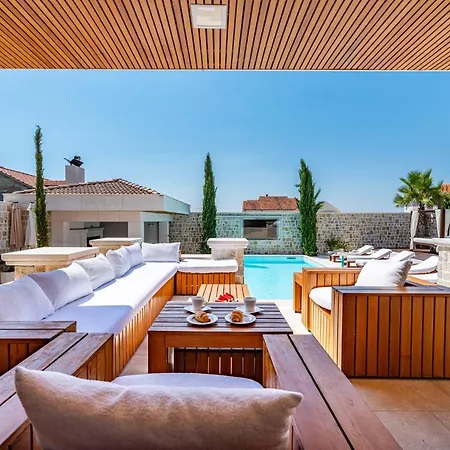 Nena With Heated Pool, Jacuzzi And Sauna *