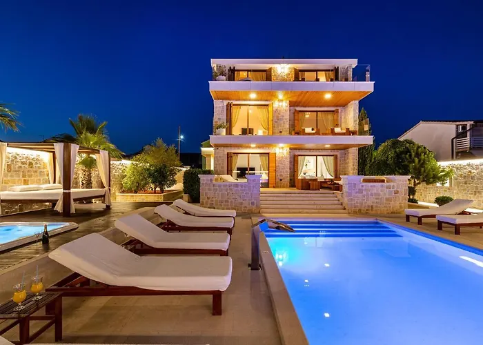 Villa Nena With Heated Pool, Jacuzzi And Sauna *