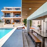 Nena With Heated Pool, Jacuzzi And Sauna *
