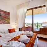 Villa Nena With Heated Pool, Jacuzzi And Sauna *