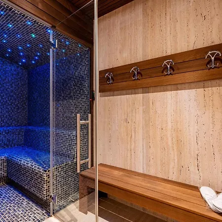 Nena With Heated Pool, Jacuzzi And Sauna 别墅 Kakma