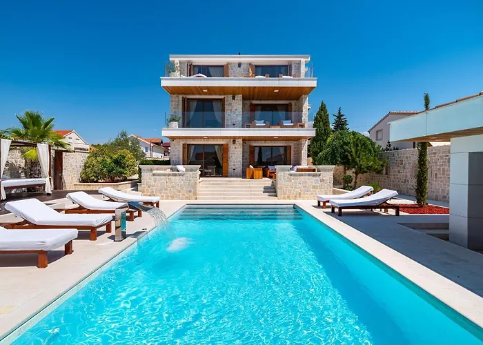 Nena With Heated Pool, Jacuzzi And Sauna Kakma