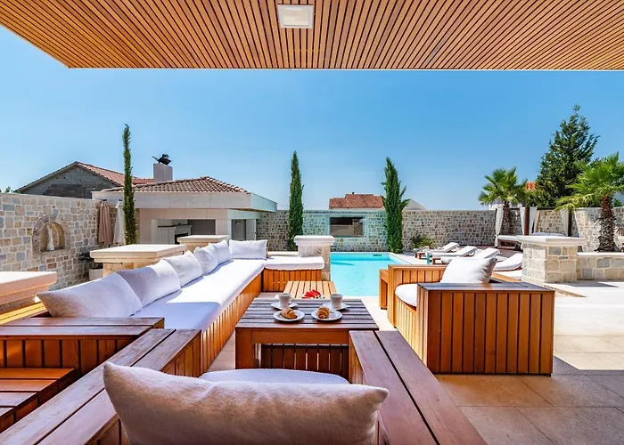 Nena With Heated Pool, Jacuzzi And Sauna *