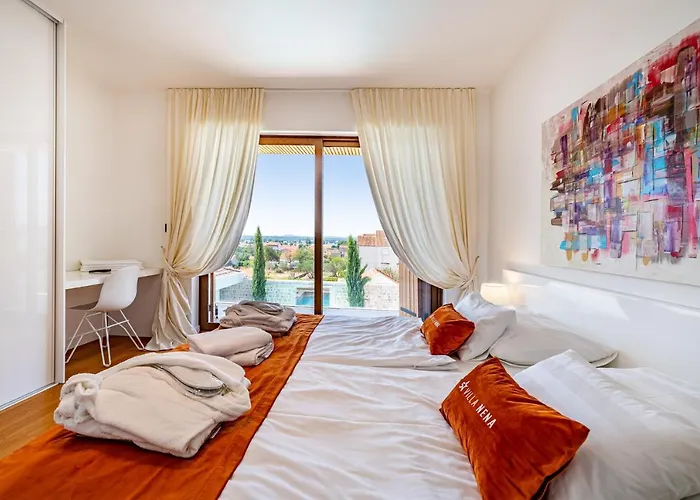 Villa Nena With Heated Pool, Jacuzzi And Sauna