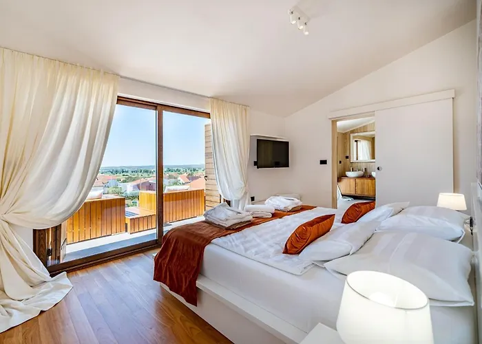 Villa Nena With Heated Pool, Jacuzzi And Sauna Kakma