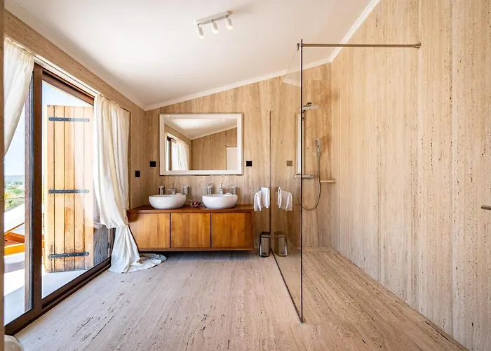 Nena With Heated Pool, Jacuzzi And Sauna