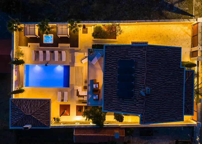 Villa Nena With Heated Pool, Jacuzzi And Sauna *